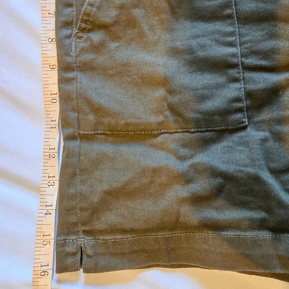 New York & Co Super High-Waisted Short – UNIQUE EMBROIDERY DESIGN - Picture 6 of 7